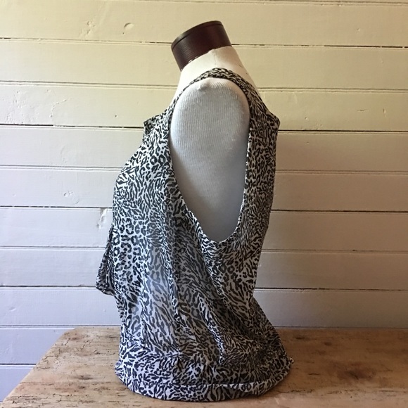 H&M Mob Wife Sheer Leopard Animal Print Sleeveless Keyhole Tie Neck Blouse - Picture 3 of 9